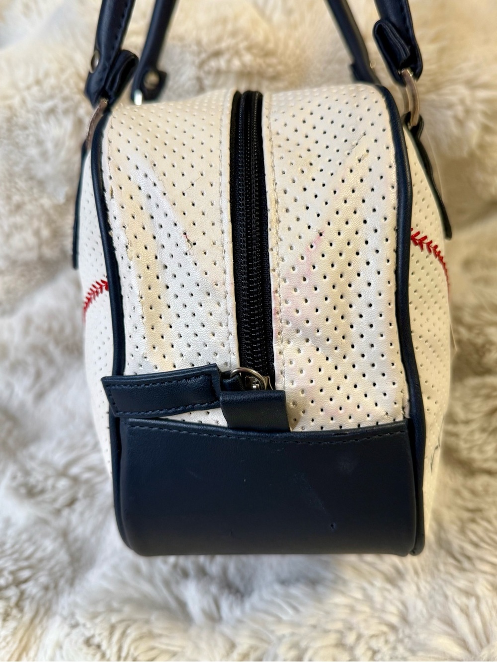 New York Yankees White & Navy Baseball Satchel Bag - Picture 2 of 13